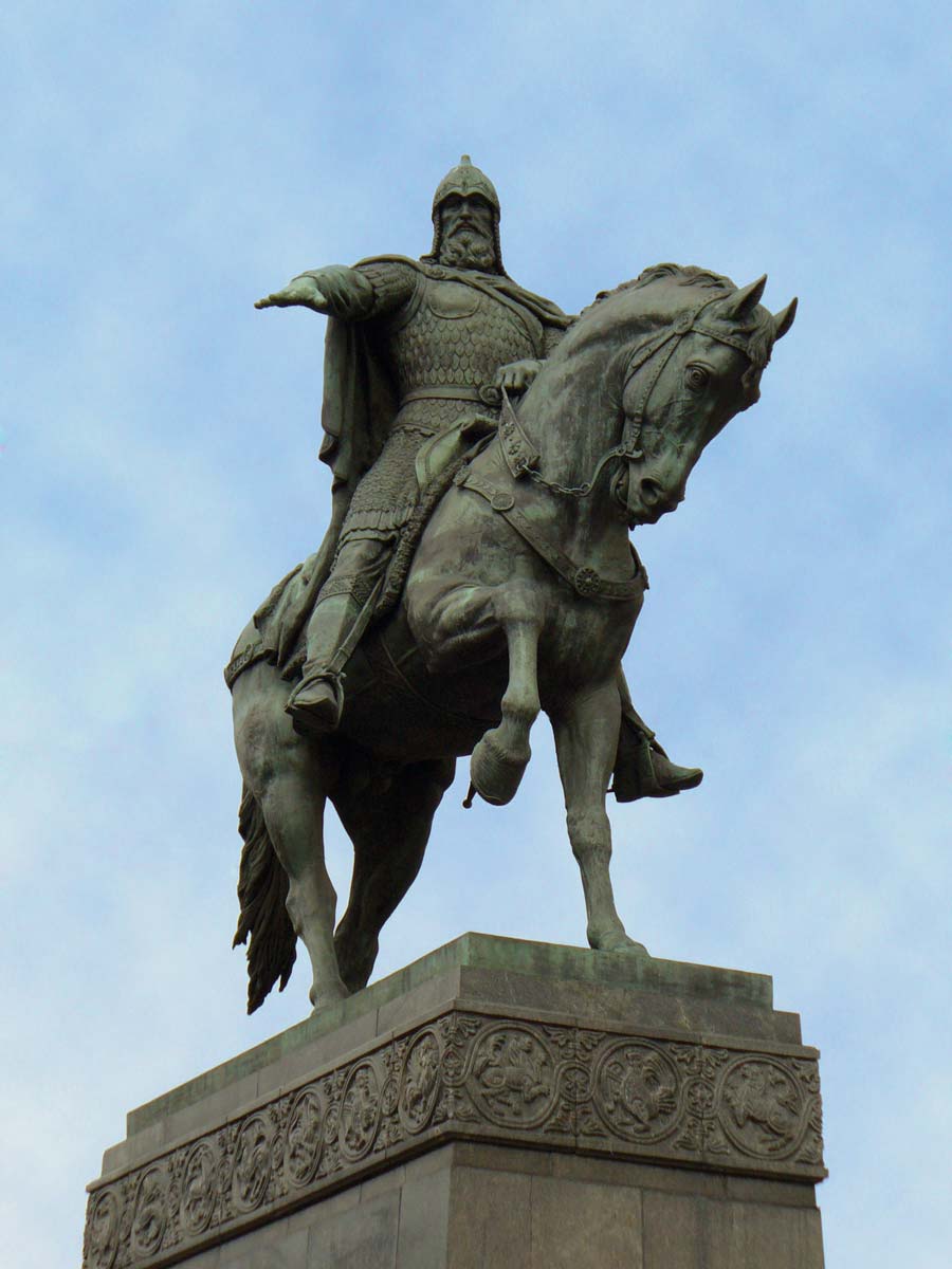 Памятник основателю Москвы